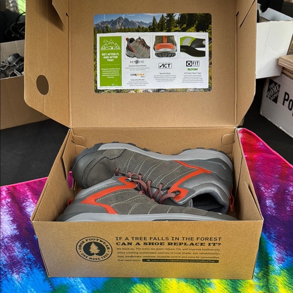 Oboz Men's Gray and Orange Hiking Shoes - Picture 3 of 3